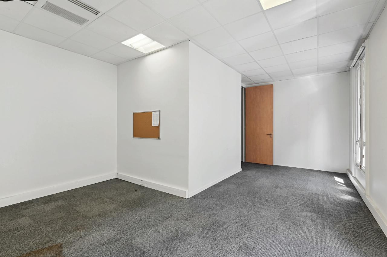 Bureau Paris 759m² Location bureau Paris OLBUR2308357 9